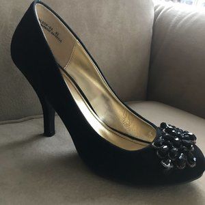 Women’s 8.5M Bamboo 4”Heels Slip-on BLK Velveteen